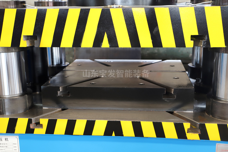 三梁四柱液壓機
